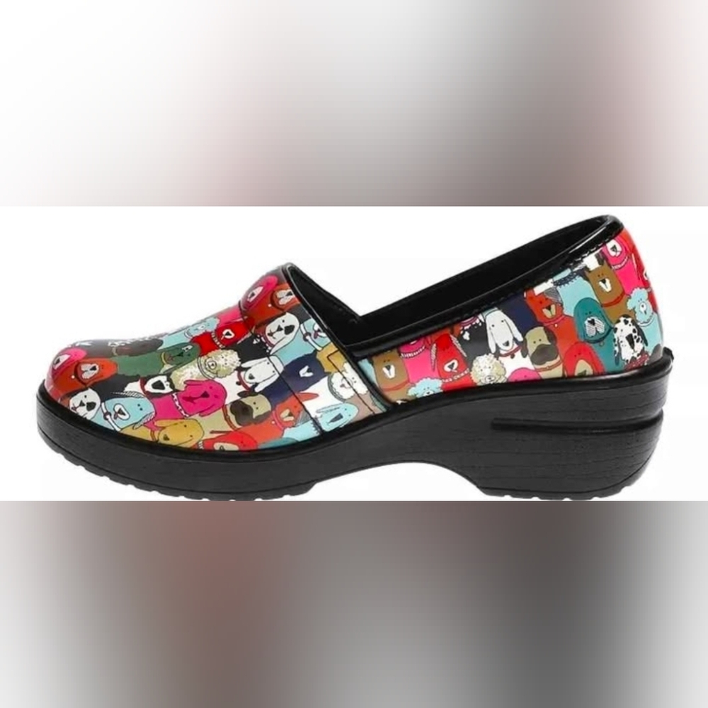 Easy Street Patent Slip Resistant Cushion Sole Multicolor Dog Print Slip-ons 7.5 - Picture 8 of 10
